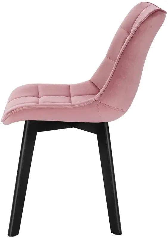 BukkitBow eetkamerstoel met fluwelen bekleding, massief houten poten en comfortabele zithoogte van 46,5 cm.