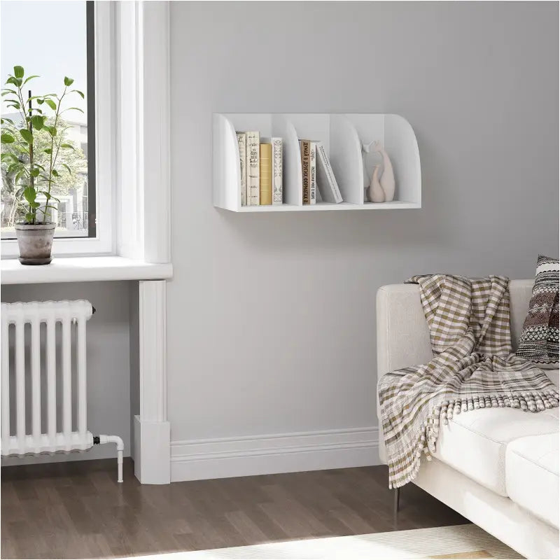 BukkitBow Hangende Hoekkast in wit met 4 open planken, ruimtebesparende boekenkast, veelzijdig en functioneel ontwerp.