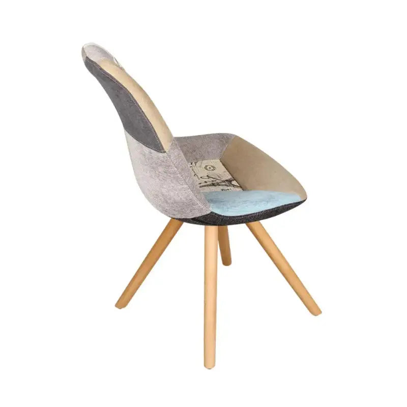 Linnen eetkamerstoel van BukkitBow met massief houten poten en ergonomisch zitcomfort, zithoogte 42 cm.