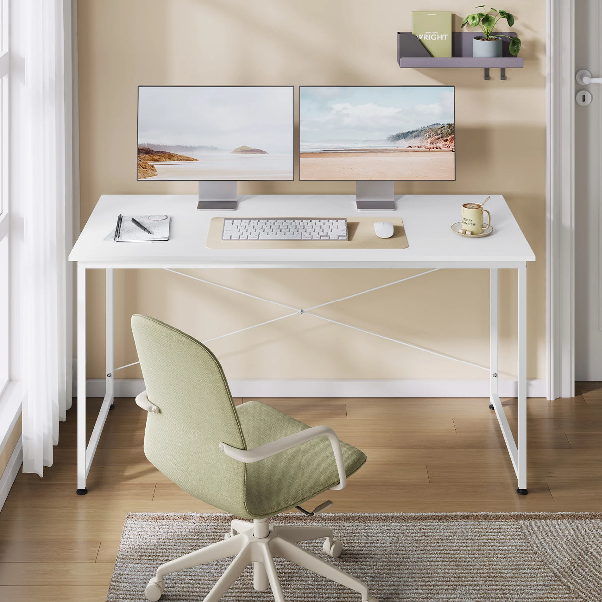 Moderne BukkitBow bureau met metalen frame, industrieel en robuust ontwerp, geschikt voor kantoor of thuiswerkruimte.