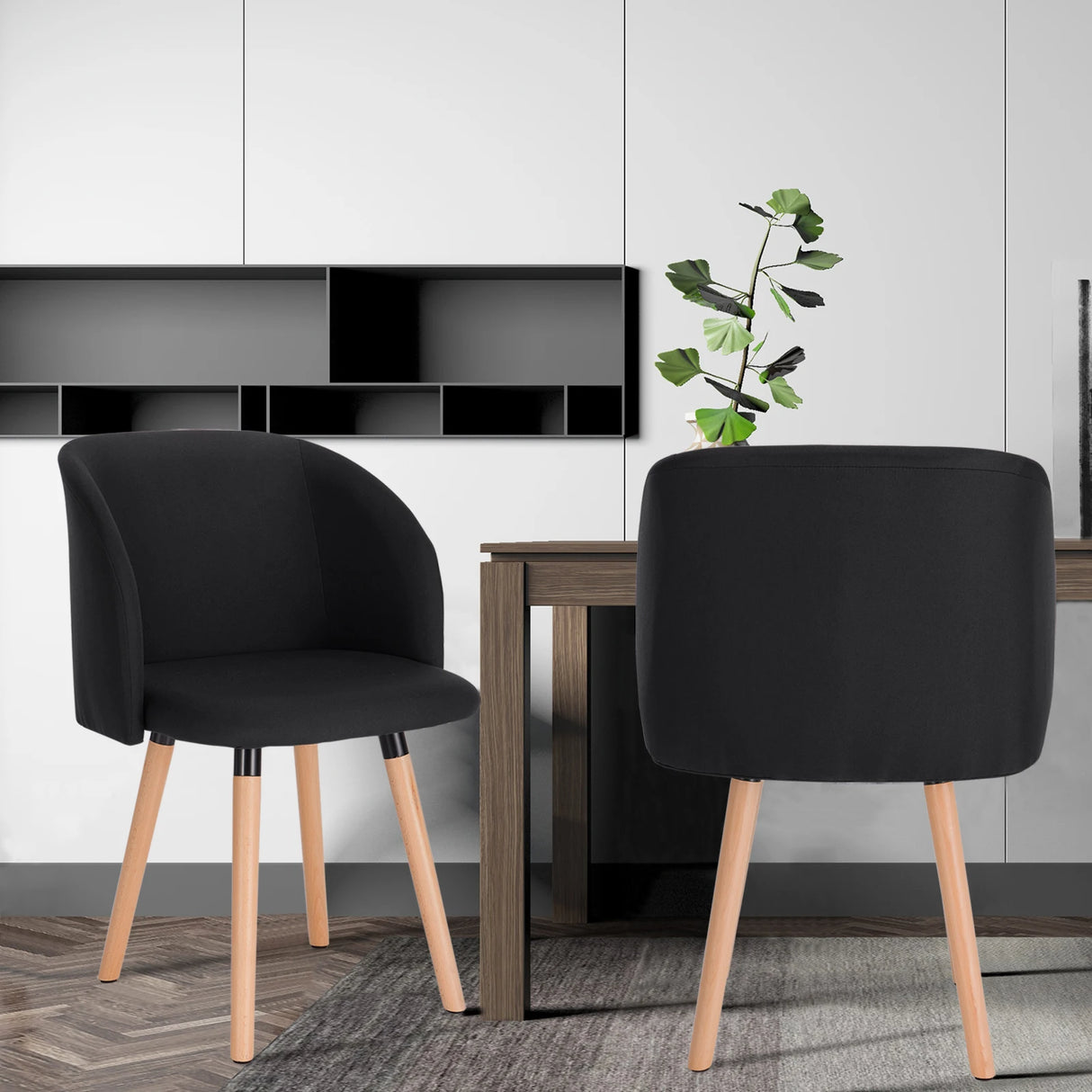 Moderne linnen eetkamerstoel van BukkitBow met massief houten poten, elegante en comfortabele zit voor in de eetkamer