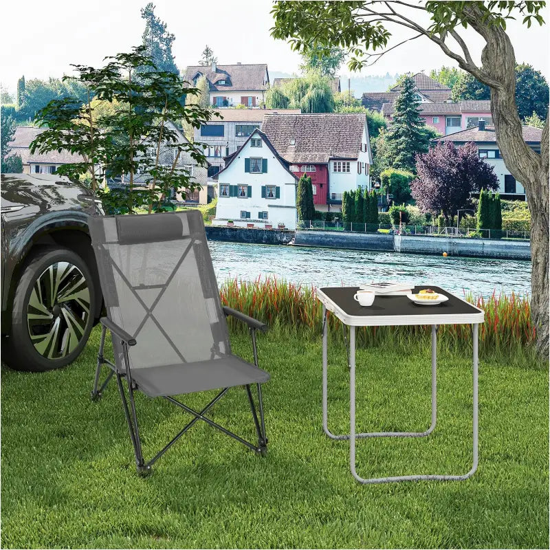 BukkitBow opvouwbare campingstoel met hoge rugleuning, metalen frame en polyester zitting, draagbaar tot 150 kg.
