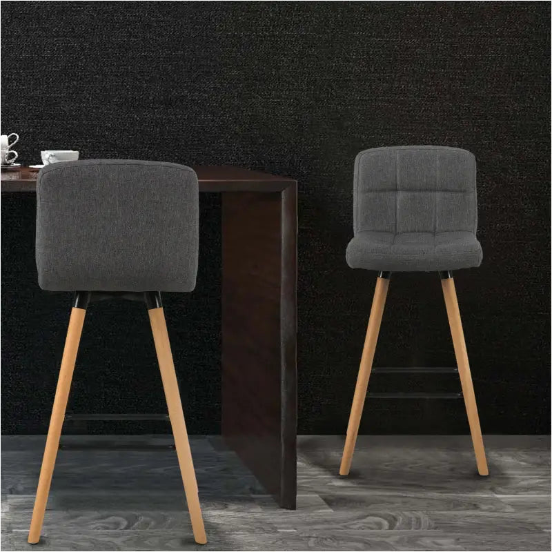 BukkitBow set van 2 barkrukken met massieve houten poten, linnen zitting, ergonomisch ontwerp en vloerbescherming.