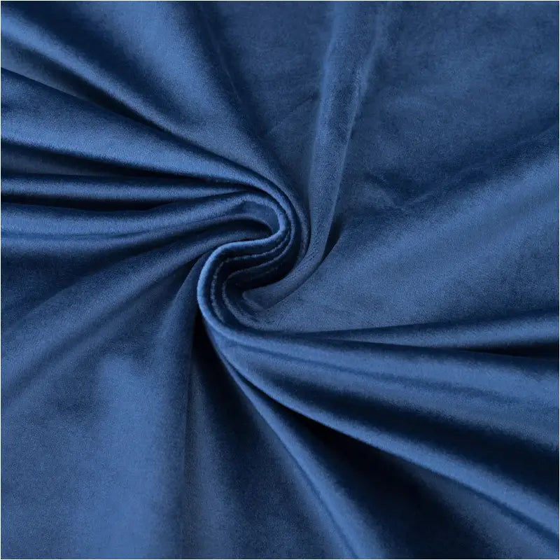 BukkitBow verduisteringsgordijnen van polyester velours, 300g/m², in verschillende maten en kleuren, hangend in een kamer.