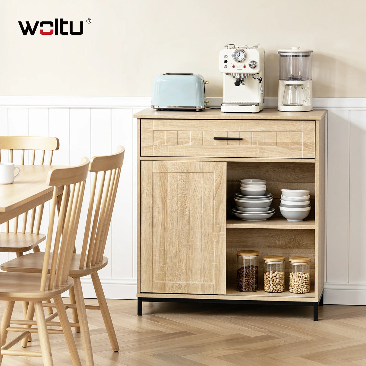 BukkitBow modern keukendressoir met schuifdeur en open vakken, strak design en houten afwerking, voor een eigentijdse keuken.