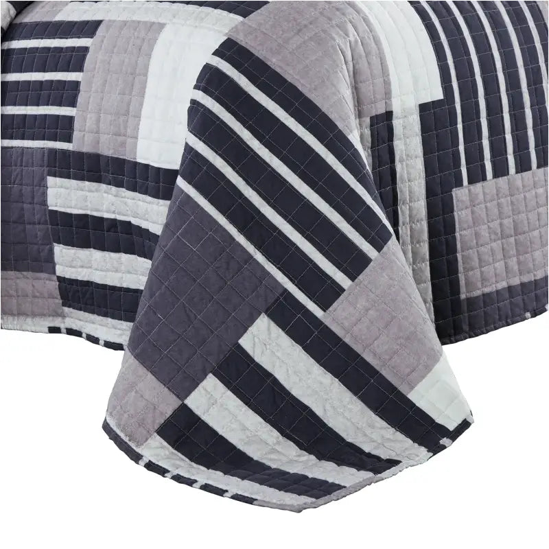 Dik gewatteerd BukkitBow bedsprei met patchwork patroon, zacht en duurzaam, in diverse maten en kleuren, geschikt voor slaapkamers