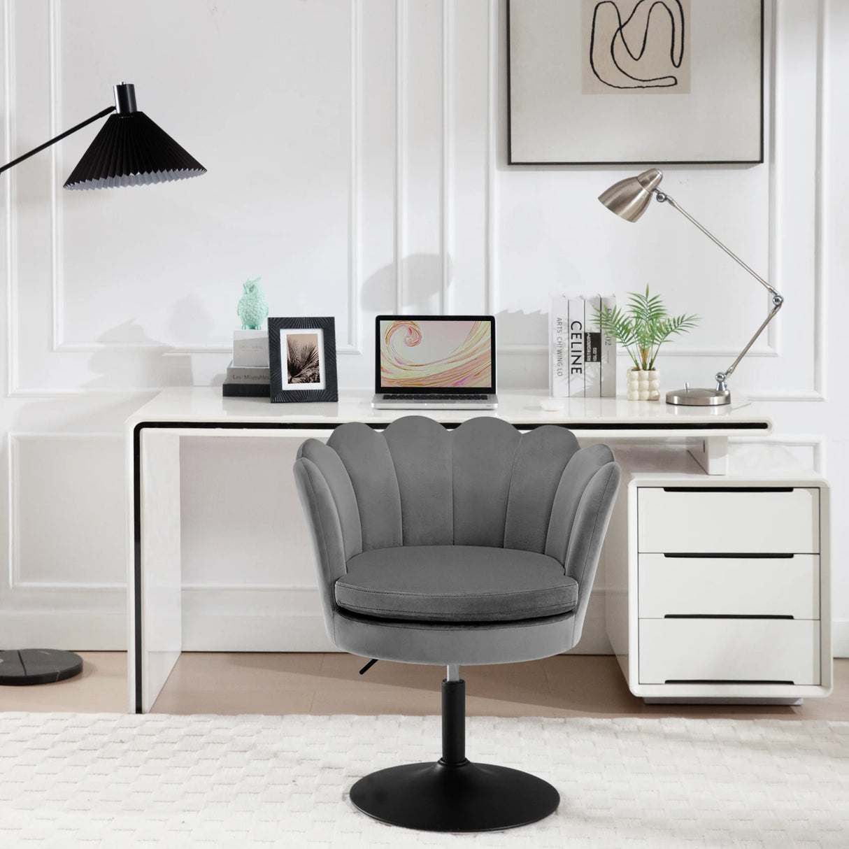Velvet bloemvormige make-up stoel van BukkitBow, verstelbaar en draaibaar, met zachte velvet bekleding en elegante bloemvorm.