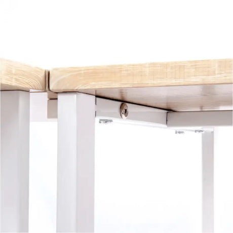 BukkitBow hoekbureau met ronde bocht, stevig hout en wit stalen frame, afmetingen 83x40cm en 63x40cm, geschikt als kantoorbureau
