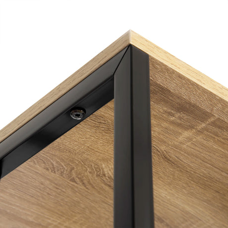 Industrieel kledingrek van BukkitBow met 2 roedes en legplanken, 213 cm hoog, geschikt voor opslag en organisatie van kleding.