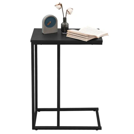 Luxe BukkitBow bijzettafel met metalen frame, 63 cm hoog, ideaal voor laptop en decoratie, modern ontwerp in zwart en goud.