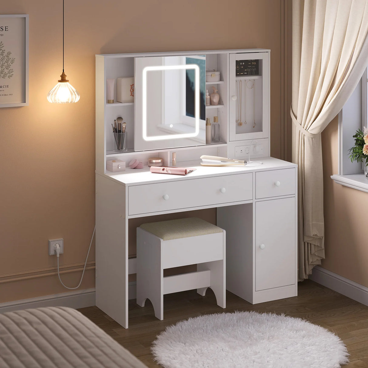 Luxe witte BukkitBow kaptafel met schuifspiegel en sieradenkast, elegant meubelstuk voor make-up en accessoires.