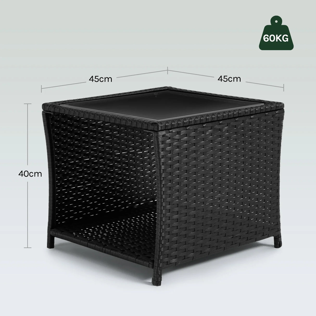 Luxe polyrattan bijzettafel van BukkitBow met glazen blad en opbergvak, geschikt voor buiten.