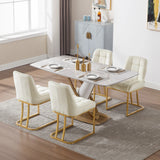Twee luxe velvet eetkamerstoelen van BukkitBow met gouden frame, zacht gestoffeerd en elegant design, set van 2 stuks.