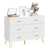 Luxe witte BukkitBow commode met 6 laden en gouden details, elegante opbergmeubel voor moderne interieurs