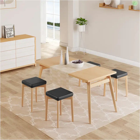 BukkitBow massief beukenhouten kruk met stabiele structuur, zachte zitting en compact ontwerp, afmetingen 32,5x32,5x47cm.