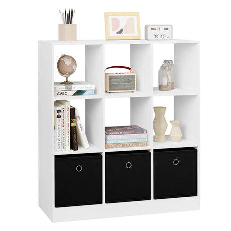 BukkitBow moderne Vakkenkast met drie stoffen laden en open compartimenten, ideaal voor woonkamer of kantoor.