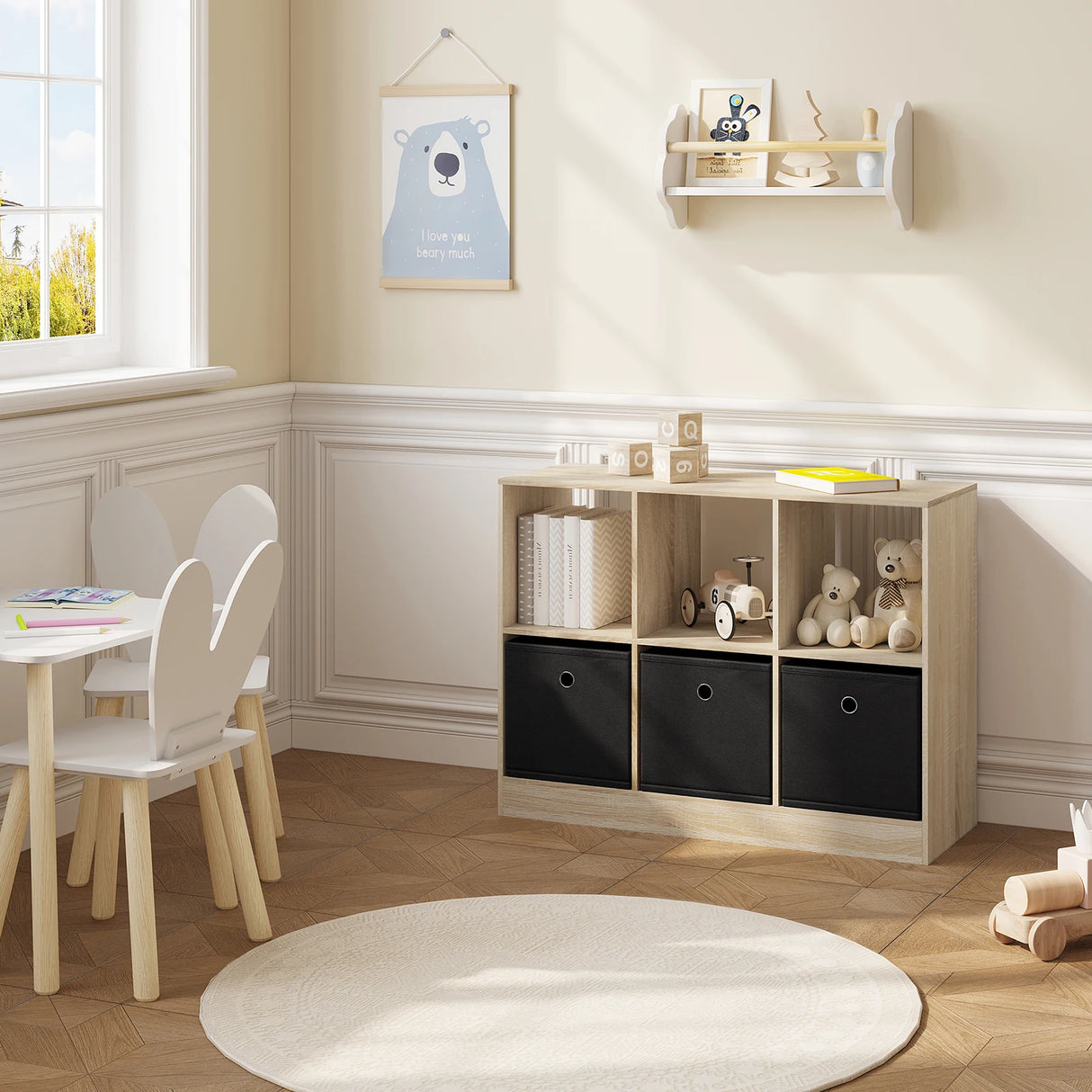 Moderne BukkitBow vakkenkast met drie stoffen laden en open schappen, ideaal voor boeken en decoratie.