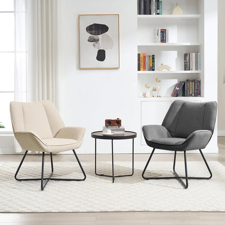 Moderne linnen fauteuil van BukkitBow met X-vormig onderstel, comfortabele zit en strak design voor in de woonkamer.