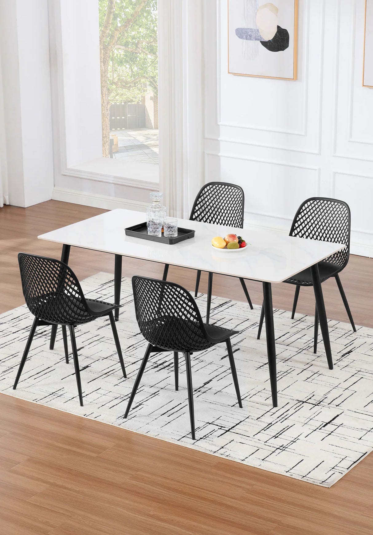 Set van 4 moderne Scandinavische BukkitBow eetkamerstoelen met open rug, stijlvolle kuipvorm en natuurlijke uitstraling.