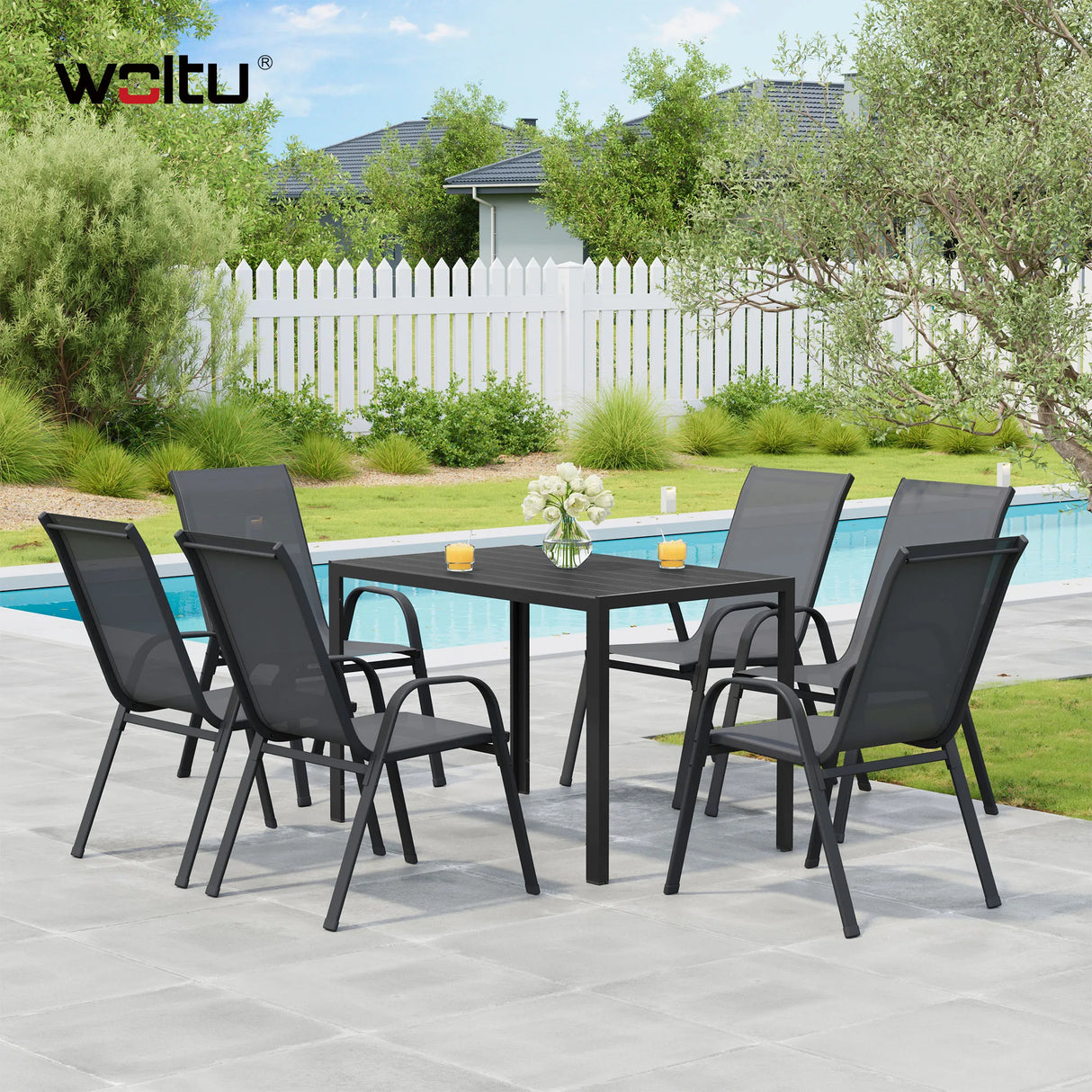 Moderne BukkitBow tuintafel met aluminium frame en WPC tafelblad, perfect voor buiten genieten en tuinplezier.