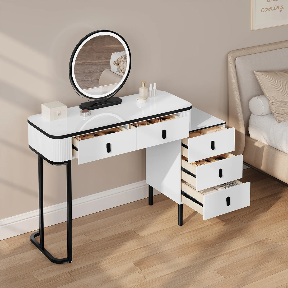 Moderne witte en zwarte BukkitBow kaptafel met LED-spiegel en spiegelkast voor een stijlvolle slaapkamer of make-up ruimte.
