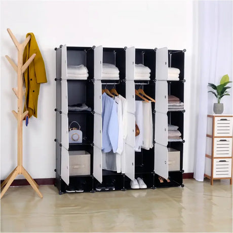 Modulaire BukkitBow kledingkast met 16 kubussen en schoenenvakken, afmetingen 165x148x35 cm, ideaal voor kleding en schoenen