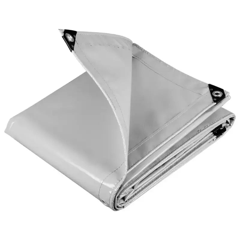 Lichtgrijs PVC afdekzeil van BukkitBow, weer- en UV-bestendig, 500g/m² met gegalvaniseerde oogjes voor veelzijdige toepassingen.