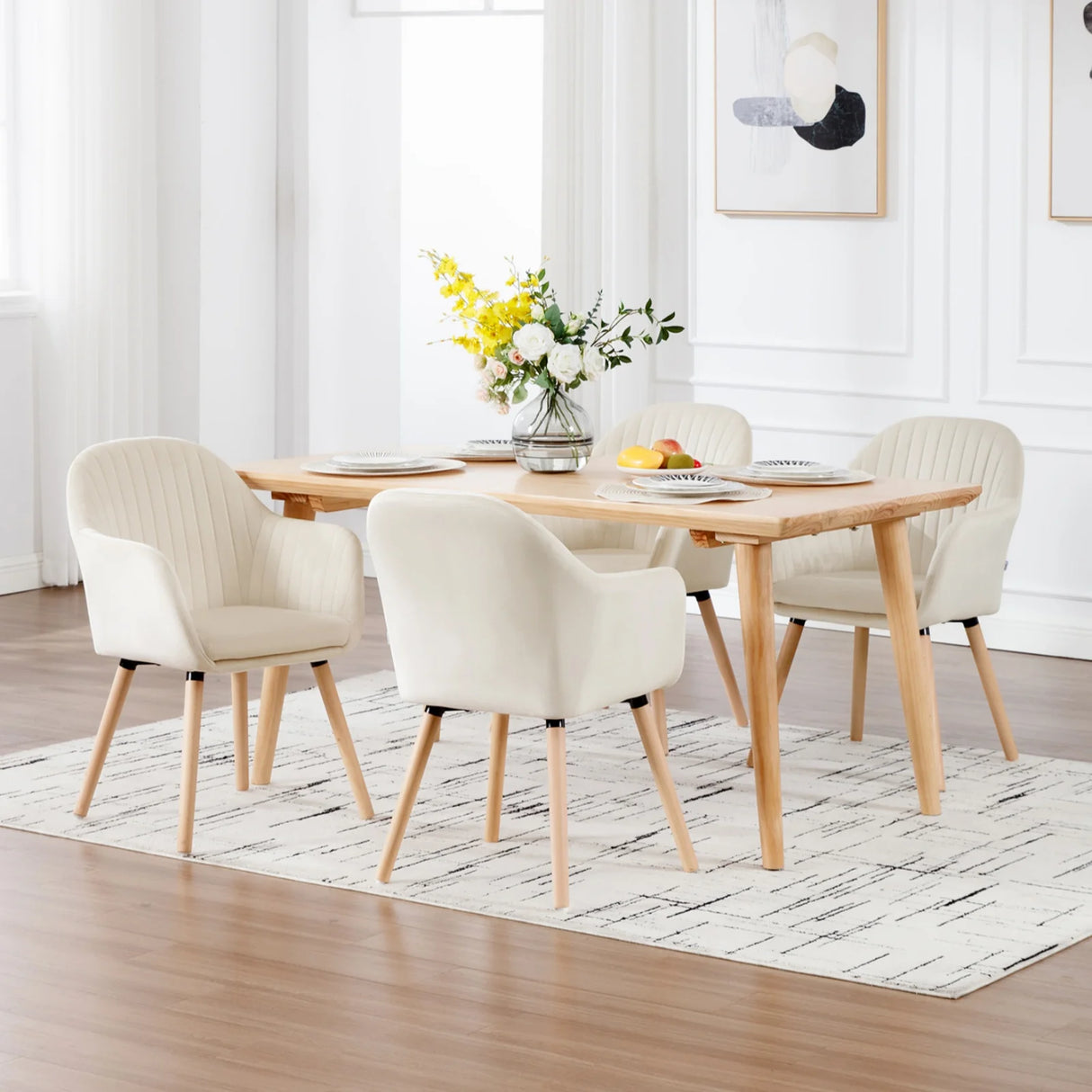 Set van 2 BukkitBow eetkamerstoelen met fluwelen bekleding, armleuningen en houten poten, gestoffeerd voor comfort en stijl