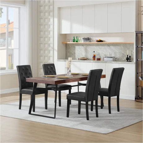 Set van 2 BukkitBow kunstleren eetkamerstoelen met massief houten poten, ergonomisch design en zithoogte van 48,5 cm.