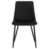 Set van 4 BukkitBow eetkamerstoelen met fluweel of leer, metalen poten en ergonomisch Scandinavisch design voor een moderne eetkamer.