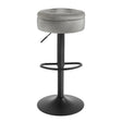 Verstelbare BukkitBow barkruk met verborgen opbergruimte, modern design, zittend op een houten vloer, comfortabele zitplaats.